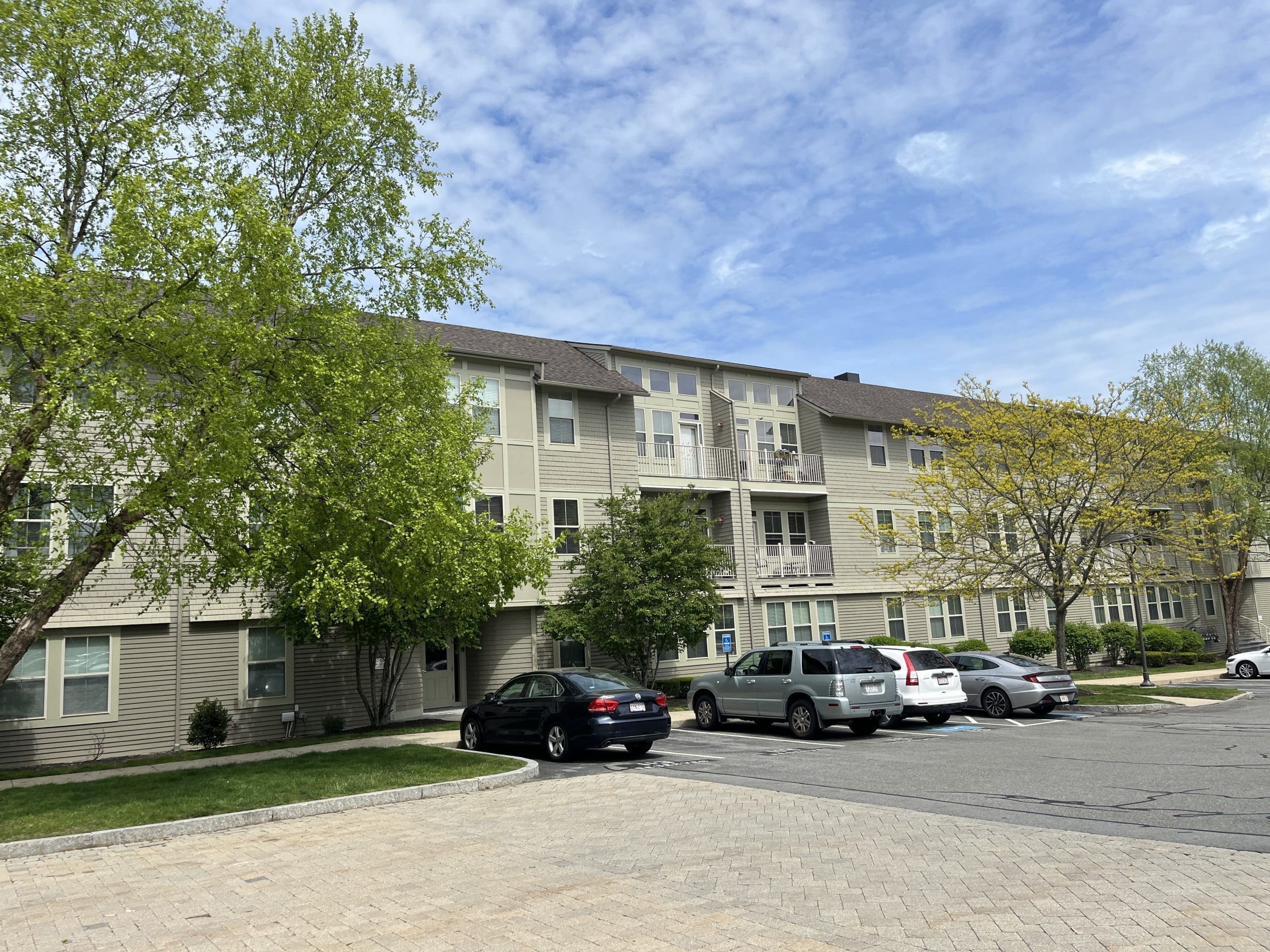 Oakridge Village Maplewood Reserve interior