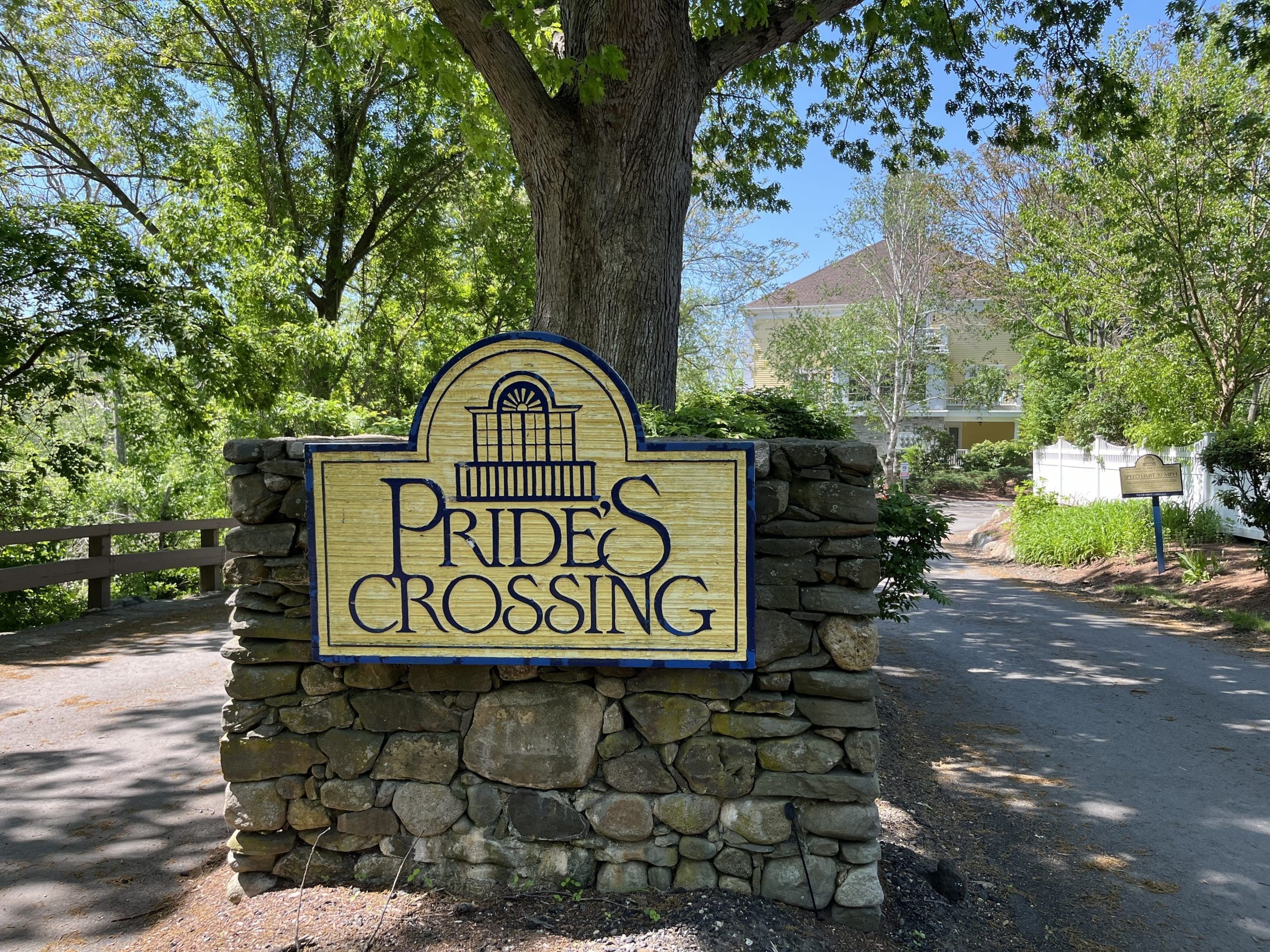 Pride’s Crossing, Methuen interior